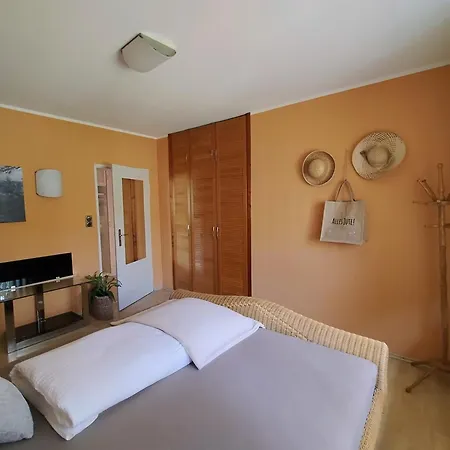 Casa Dami - Charmante Ferien- Und Monteurwohnung In Flughafennaehe Apartment Hugelsheim